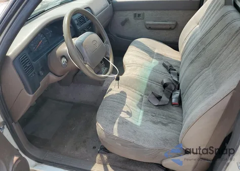 1998 Toyota Tacoma из США, поврежденный, VIN 4TANL42N2WZ032073